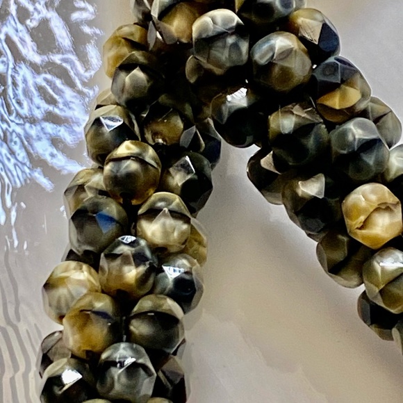 Designer Catherine Hysell choker beaded necklace and pendant - Picture 16 of 16